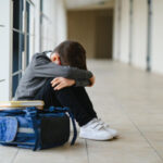 Denuncian crisis de exclusión y altos costos para alumnos con autismo en Nuevo León