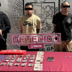 Autoridades de García detienen a dos sujetos por posesión de narcóticos; son investigados por narcomenudeo