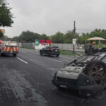 Volcadura en la Carretera Nacional: Dos jóvenes resultan heridos en El Barro