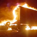 Dos fallecidos tras aparatoso choque e incendio en la Autopista Monterrey-Laredo