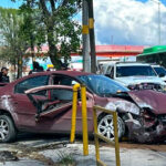 Provoca accidente y huye: Pareja resulta lesionada sobre Díaz Ordaz en San Pedro