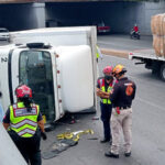 Accidente múltiple en Monterrey: camión de carga choca contra muro y provoca carambola