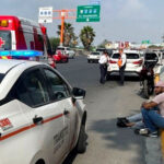 Termina motociclista en el pavimento tras choque de alcance en Miguel de la Madrid