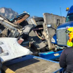 Choque entre dos tráileres deja un lesionado y personas atrapadas en la Autopista Saltillo