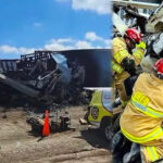 Tráiler se incendia tras fuerte impacto en Galeana; chofer pierde la vida