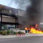 Se incendia subestación eléctrica en plaza de Monterrey: hay un lesionado