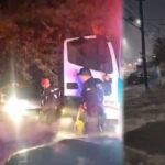 Rescatan a dos hombres en la corriente y cierran avenidas por inundaciones en Monterrey